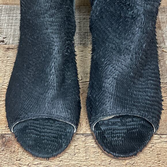 Matisse Folk Ankle Boots Booties Peep Toe Black Scaled Leather Size 7.5 - Picture 2 of 11